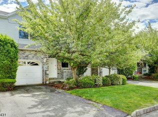 11 Wiley Ct, Morris Plains, NJ 07950