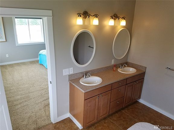 5th image of 428 River Dr SW