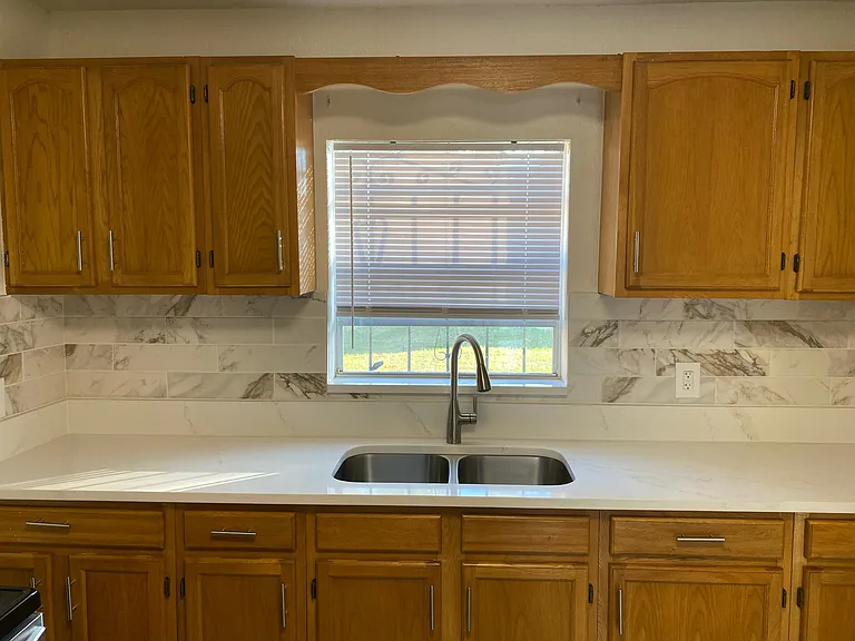 207 Normandy St — Photo 15