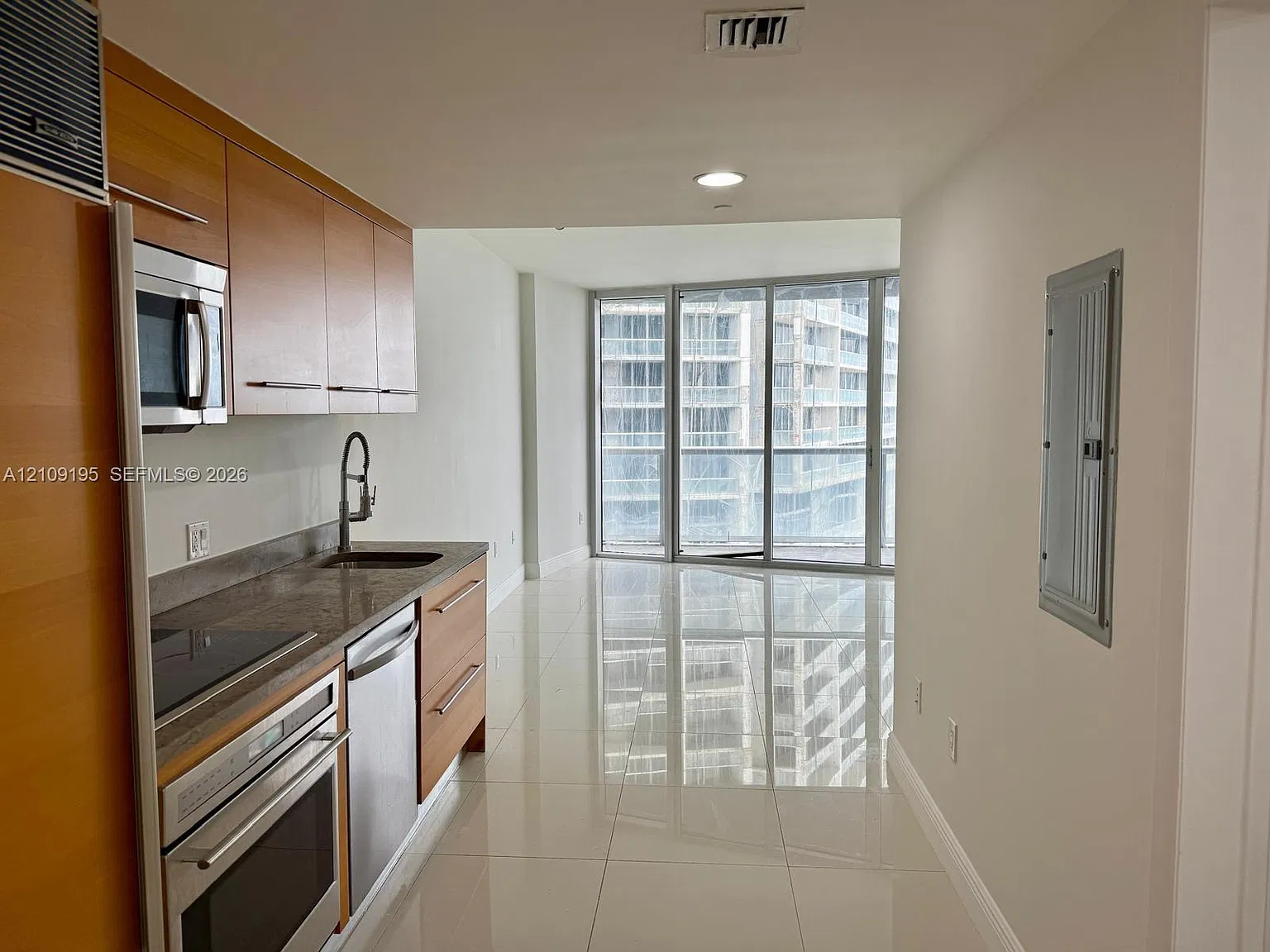 Icon Brickell No Two — Photo 2