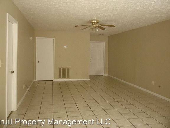 2nd image of 124 Helen Cir #B