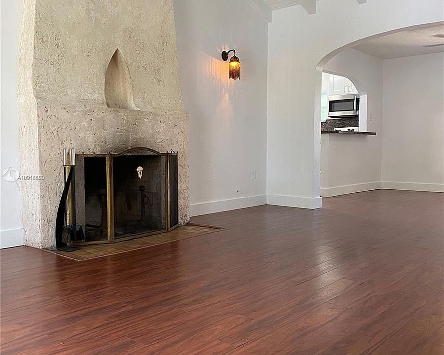 1st image of 559 NE 62nd St #559