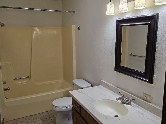 5th image of 1425 W Pearl St #1425