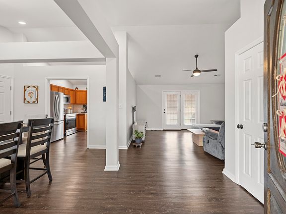 2nd image of 502 Lily Rose Ln