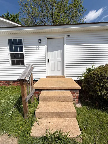 127 E Jefferson St Photo 1