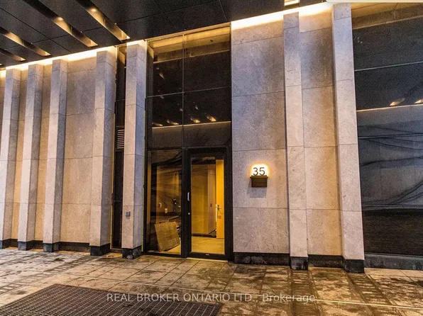 35 Mercer St, Toronto, ON