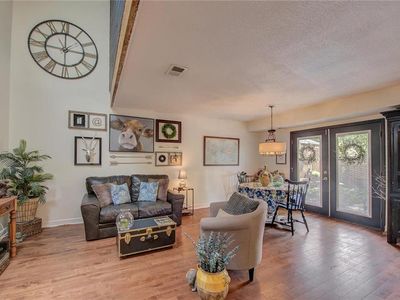 10913 Rosehill Rd, Overland Park, KS, 66210