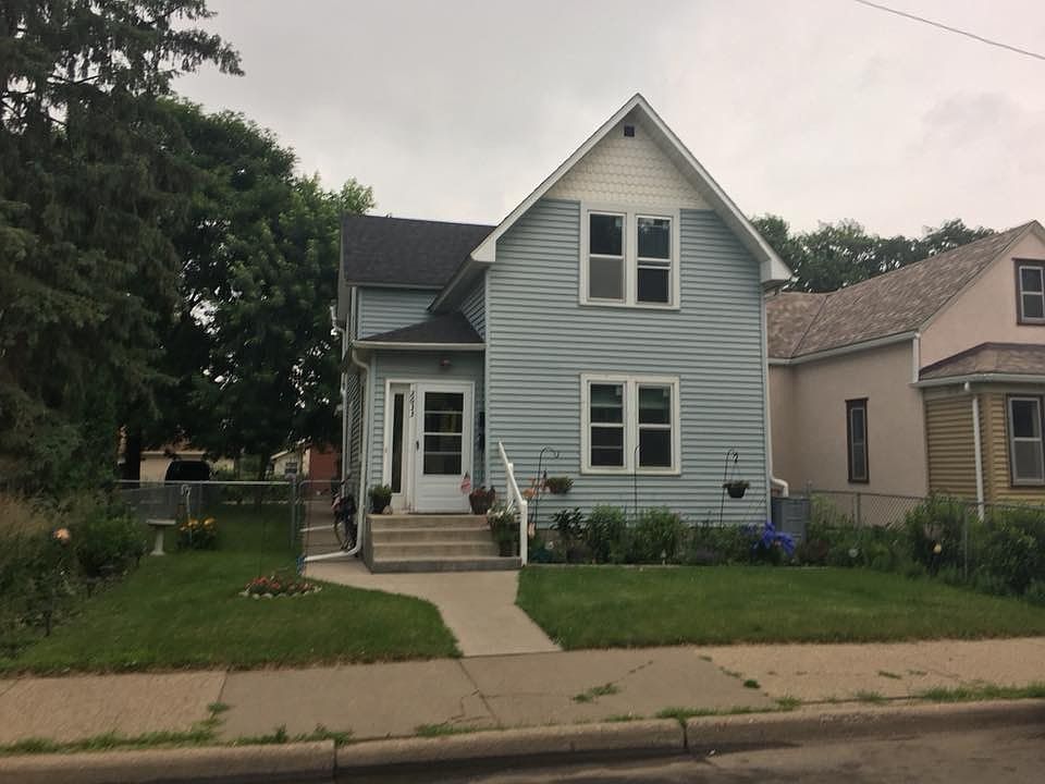 1st image of 2633 Grand St NE