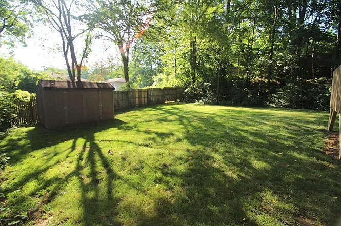 922 Emerald Ave NE #1 — Photo 14