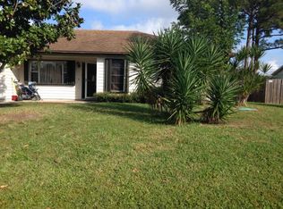 661 SE Capon Ter, Port Saint Lucie, FL 34983