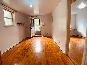 Rented by Laura Nguyen, LREB