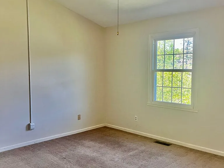 8136 Verbeck Dr — Photo 10
