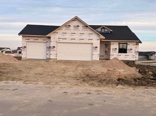 2153 S Chateau Ct, Wichita, KS 67207