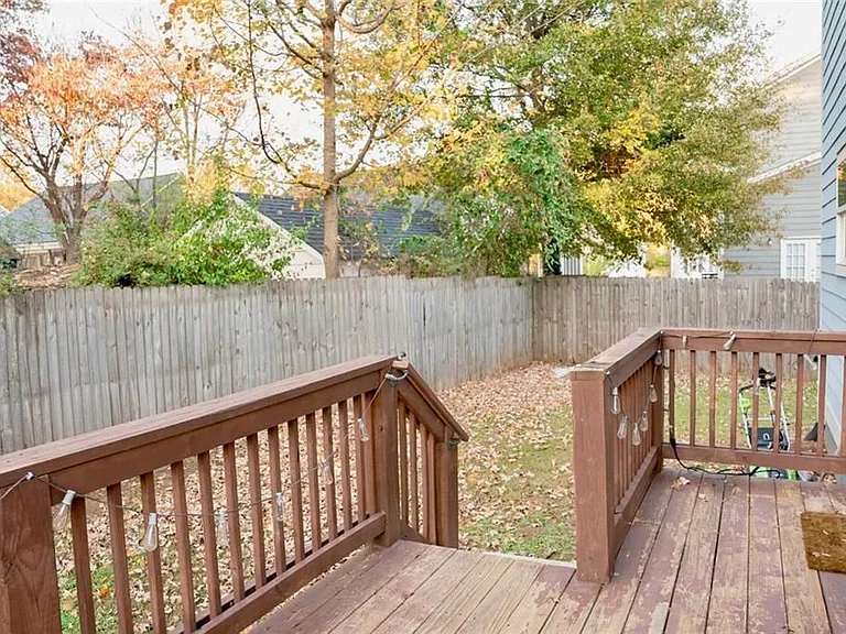 1005 Birch St — Photo 23