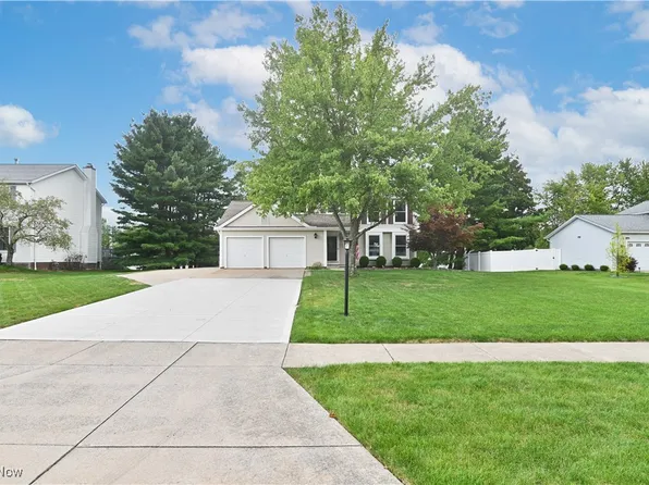 3070 Lodge Dr, North Royalton, OH 44133