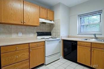 4th image of 4950 N Marine Dr APT 103