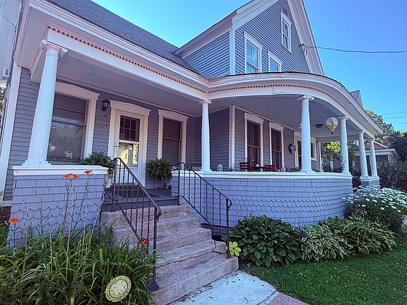 2nd image of 22 Waverly St