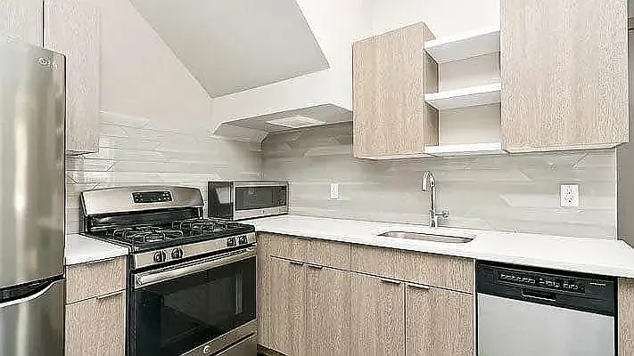 85 Stanhope St #1A — Photo 4