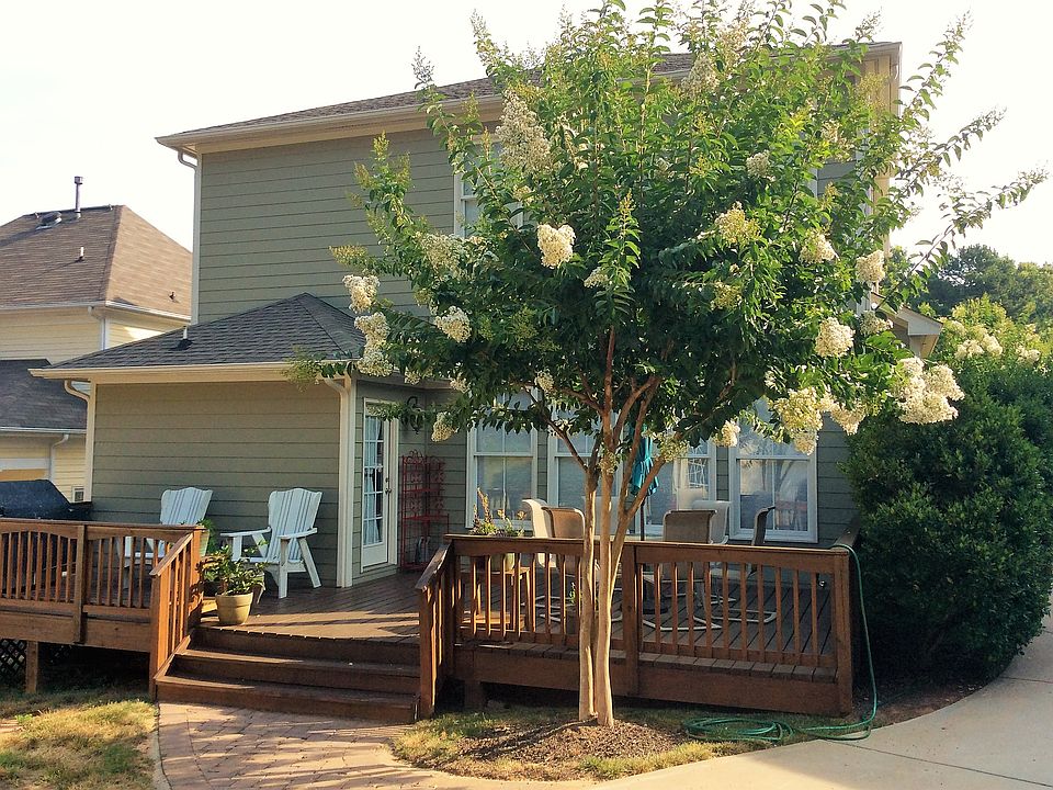 2nd image of 616 Broad St