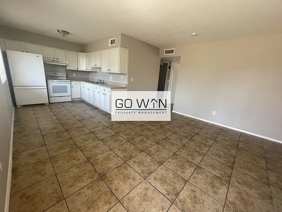 1050 N July Cir