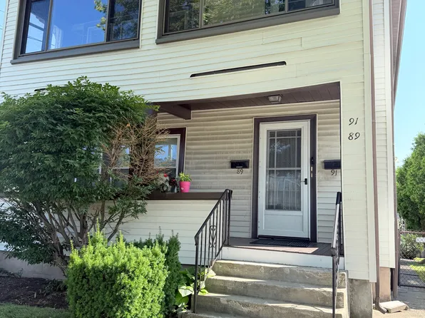 89 Grove St #1, Watertown, MA 02472