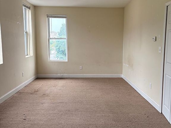 5th image of 2031 Saint Paul St APT 3R