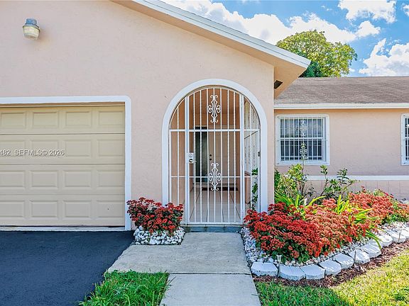 3rd image of 13872 SW 285th St