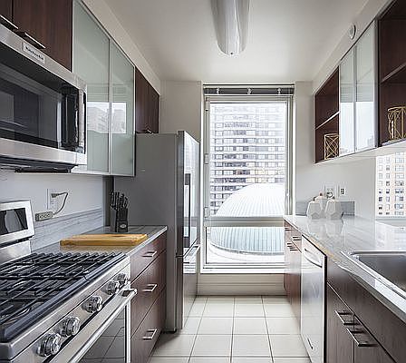 4th image of 215 E 96th St APT 7-Q