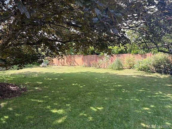 4th image of 2535 Holyrood Dr
