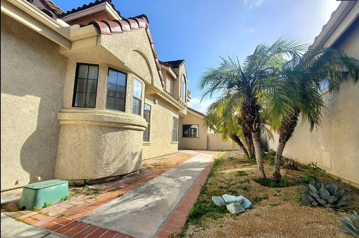 Building Photo - 2310 Vista Valley Ln