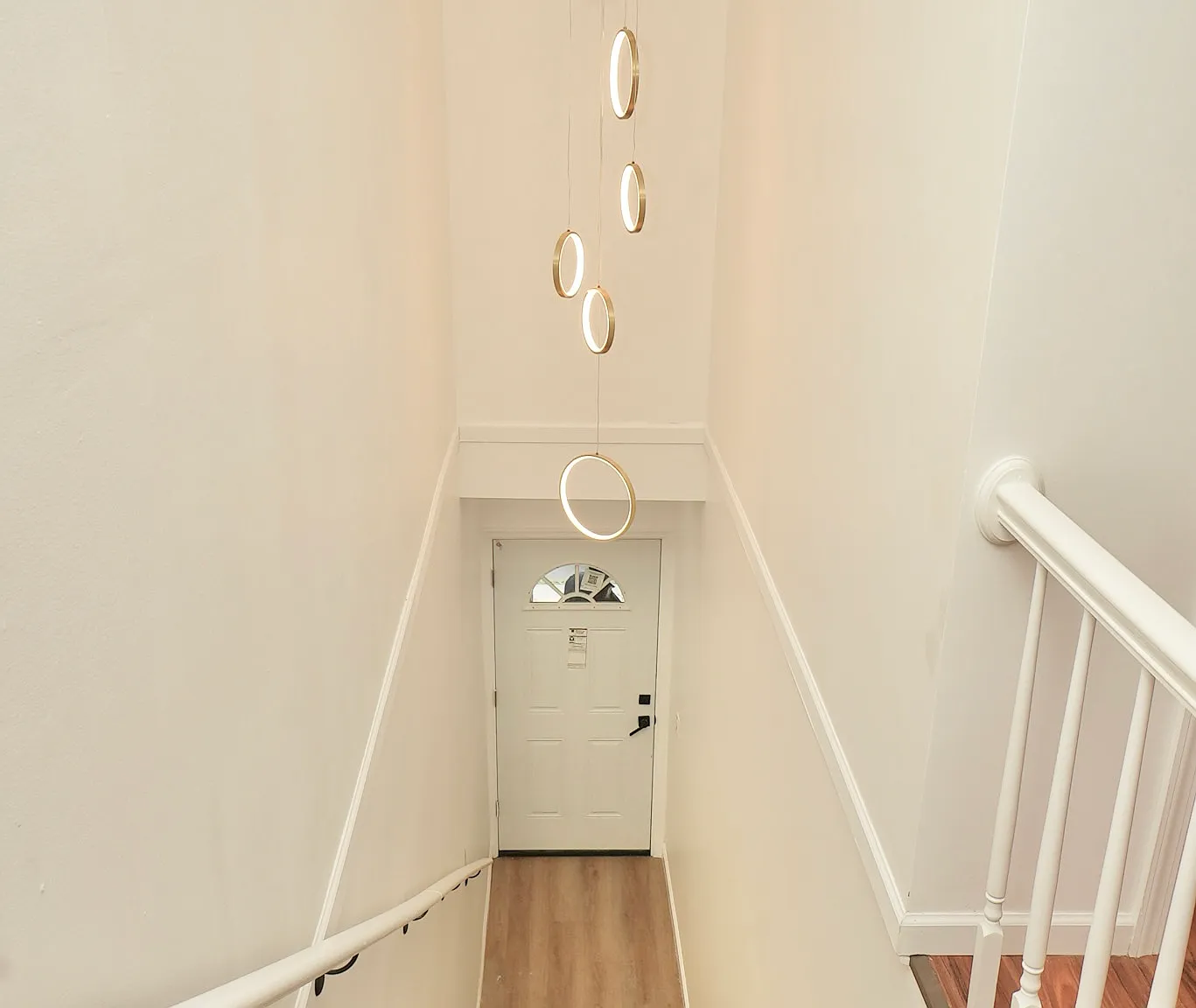 2 bed, 870 sqft, $2,550 — Photo 3