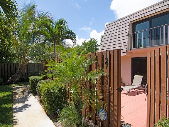 2nd image of 127 Ocean Cove Dr