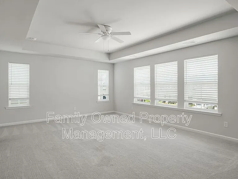 2048 Longhorn Ln — Photo 36
