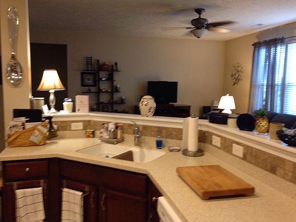 5th image of 9475 Foxboro Dr