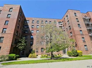 2534 Union St, Flushing, NY 11354