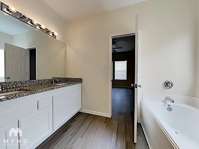 21818 Grassy Hill Ln — Photo 9