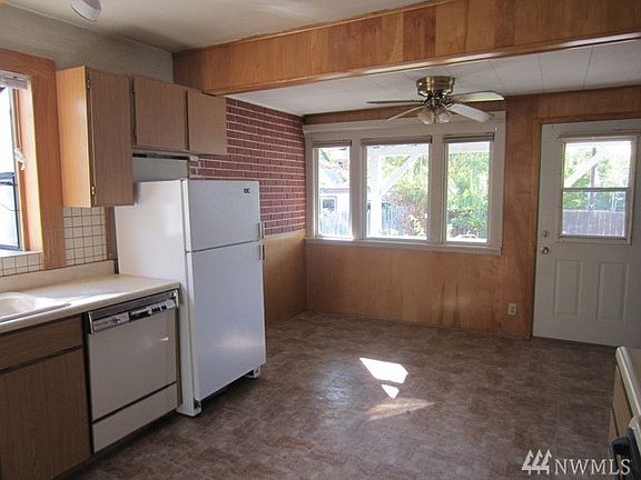 3rd image of 16 S Emerson Ave
