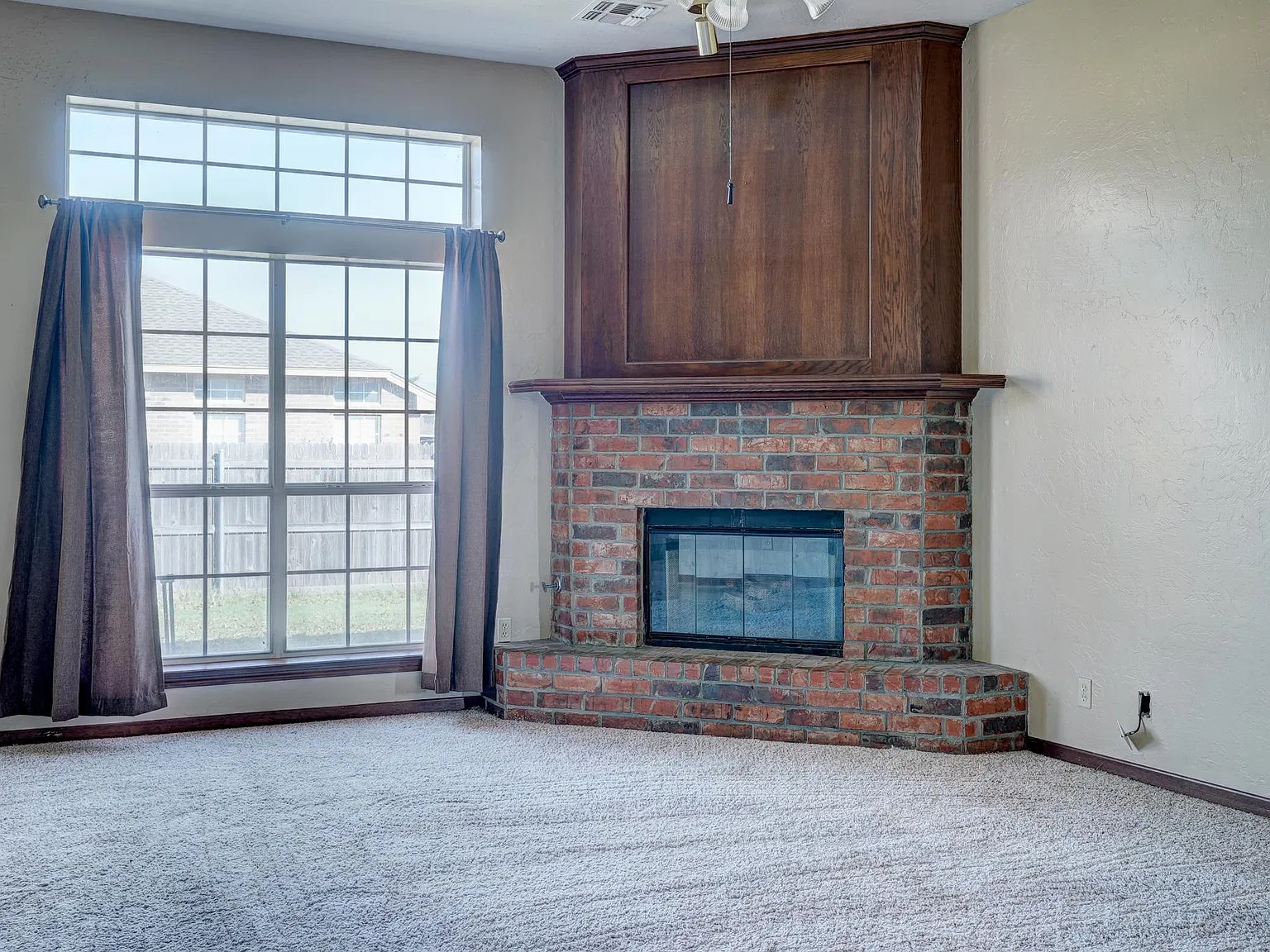 4 bed, 1703 sqft, $1,900 — Photo 2