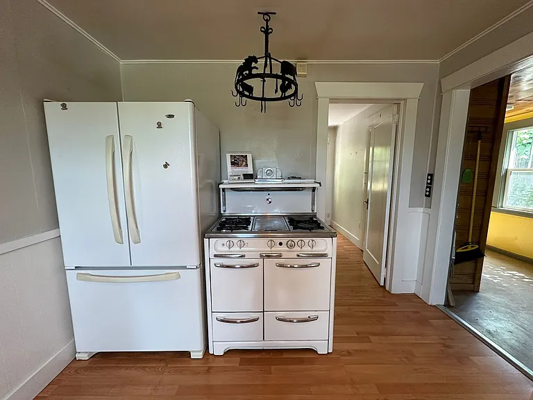 665 S Auburn St — Photo 12