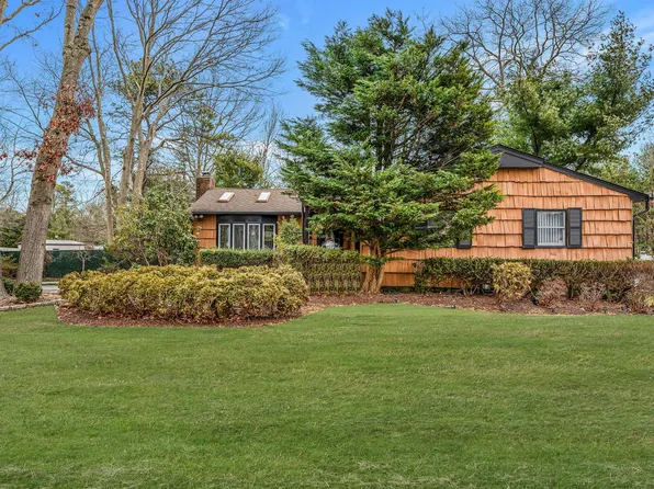 18 Mildred Court, Nesconset, NY 11767