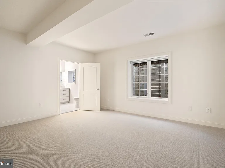 7440 Old Maple Sq — Photo 33