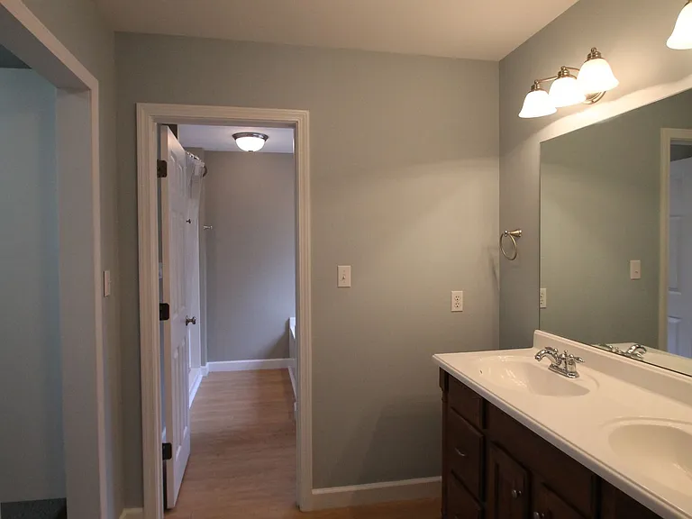 1830 Country Manor Ln — Photo 28