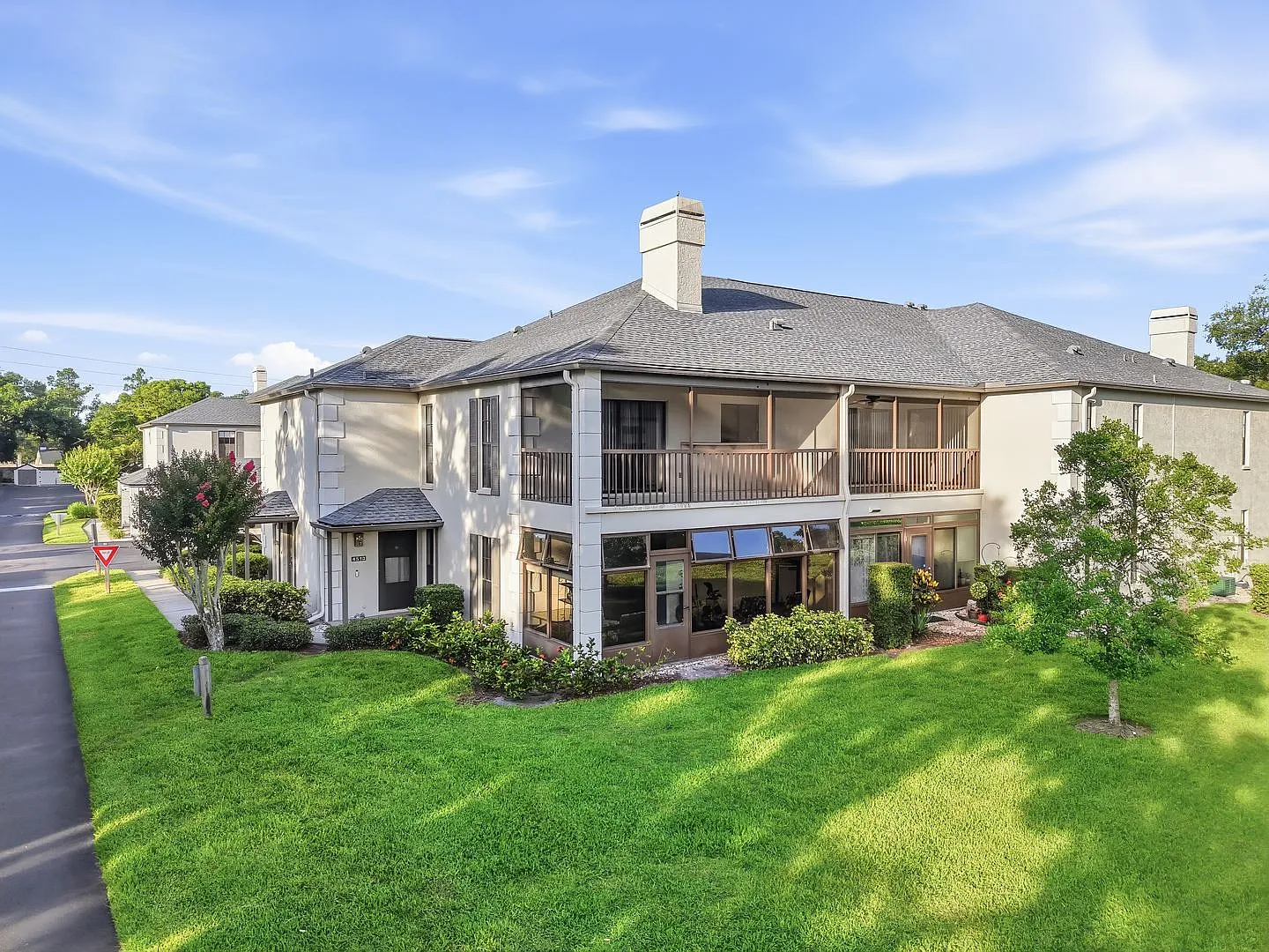 Spacious 2nd Floor 2BR/2BA condo in Carrollwood Village Chase — Photo 3