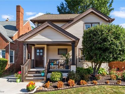 13629 Cedar Rd, University Heights, OH, 44118