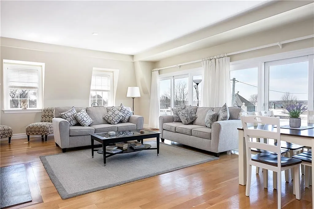 2 bed, 2.0 bath, 1750 sqft, $4,200 — Photo 2