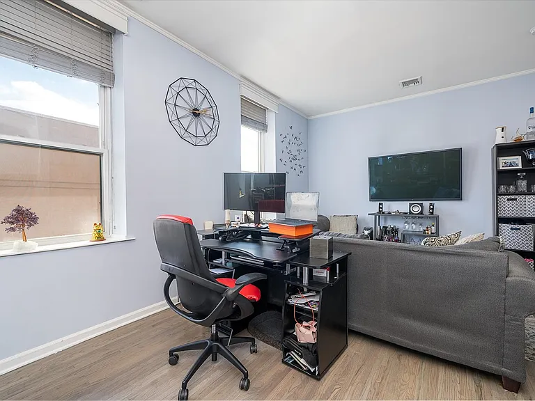 818 Jefferson St #4E — Photo 8
