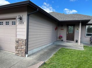 2955 SW Mistybrook Dr, Grants Pass, OR 97527