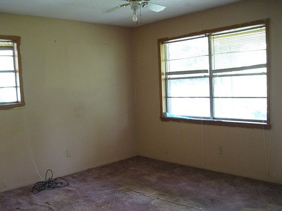 2nd image of 207 Polk St