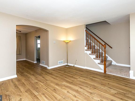 4th image of 3321 Wallford Dr