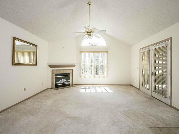 4th image of 6378 Mission Hills Pl